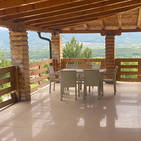 Vila Rrogam, Villa